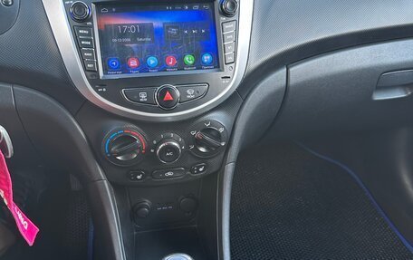 Hyundai Solaris II рестайлинг, 2011 год, 550 000 рублей, 13 фотография