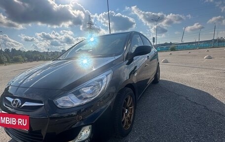 Hyundai Solaris II рестайлинг, 2011 год, 550 000 рублей, 3 фотография