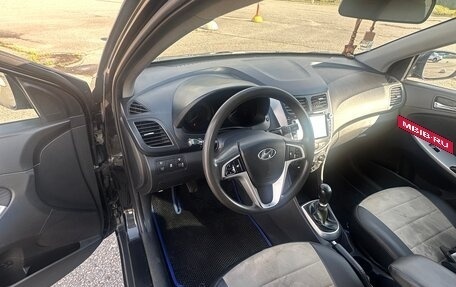 Hyundai Solaris II рестайлинг, 2011 год, 550 000 рублей, 15 фотография
