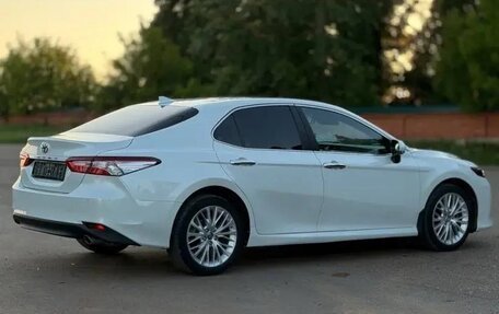 Toyota Camry, 2020 год, 2 900 000 рублей, 4 фотография