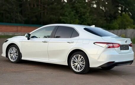 Toyota Camry, 2020 год, 2 900 000 рублей, 5 фотография