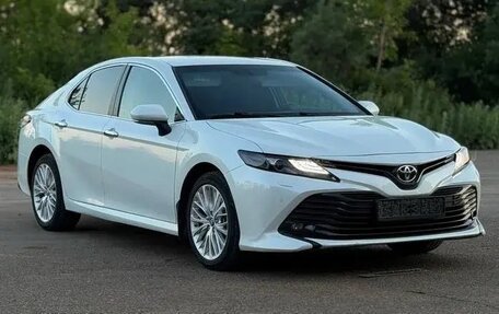 Toyota Camry, 2020 год, 2 900 000 рублей, 6 фотография