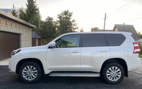Toyota Land Cruiser Prado 150 рестайлинг 2, 2014 год, 3 250 000 рублей, 7 фотография