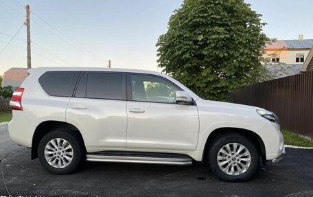 Toyota Land Cruiser Prado 150 рестайлинг 2, 2014 год, 3 250 000 рублей, 3 фотография
