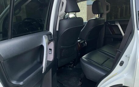 Toyota Land Cruiser Prado 150 рестайлинг 2, 2014 год, 3 250 000 рублей, 10 фотография
