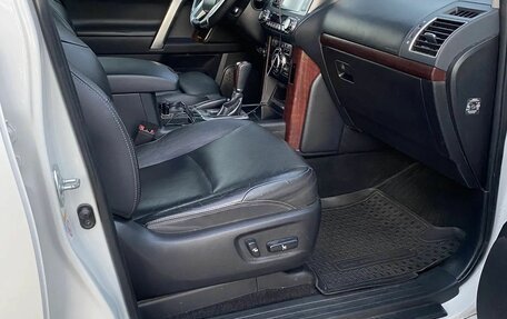 Toyota Land Cruiser Prado 150 рестайлинг 2, 2014 год, 3 250 000 рублей, 12 фотография