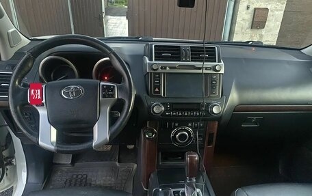 Toyota Land Cruiser Prado 150 рестайлинг 2, 2014 год, 3 250 000 рублей, 14 фотография