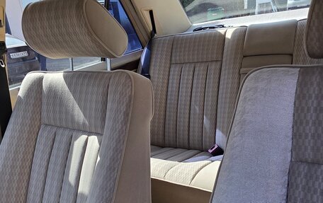 Mercedes-Benz E-Класс, 1992 год, 1 200 000 рублей, 11 фотография