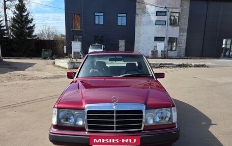 Mercedes-Benz E-Класс, 1992 год, 1 200 000 рублей, 2 фотография