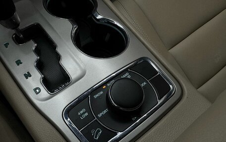 Jeep Grand Cherokee, 2012 год, 1 499 000 рублей, 16 фотография