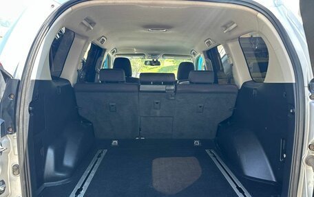 Toyota Land Cruiser Prado 150 рестайлинг 2, 2016 год, 2 990 000 рублей, 16 фотография