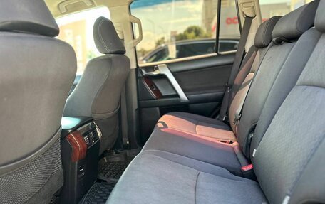 Toyota Land Cruiser Prado 150 рестайлинг 2, 2016 год, 2 990 000 рублей, 25 фотография