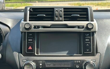 Toyota Land Cruiser Prado 150 рестайлинг 2, 2016 год, 2 990 000 рублей, 21 фотография