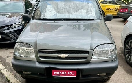 Chevrolet Niva I рестайлинг, 2004 год, 350 000 рублей, 1 фотография