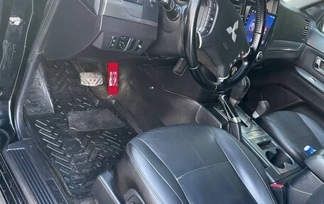 Mitsubishi Pajero IV, 2010 год, 2 100 000 рублей, 3 фотография