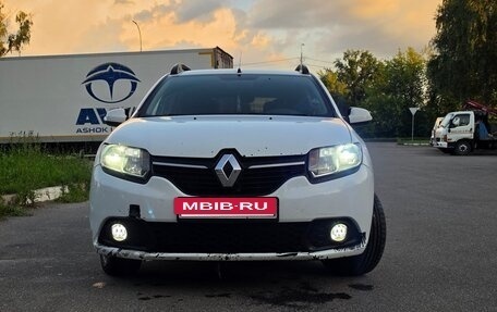 Renault Sandero II рестайлинг, 2015 год, 450 000 рублей, 2 фотография