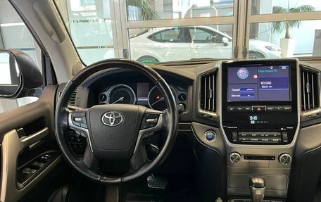 Toyota Land Cruiser 200, 2019 год, 7 850 000 рублей, 8 фотография