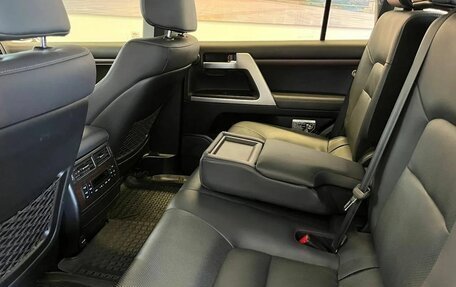 Toyota Land Cruiser 200, 2019 год, 7 850 000 рублей, 9 фотография