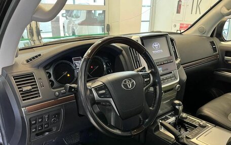 Toyota Land Cruiser 200, 2019 год, 7 850 000 рублей, 13 фотография