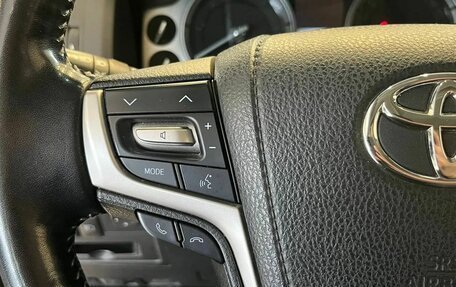 Toyota Land Cruiser 200, 2019 год, 7 850 000 рублей, 20 фотография