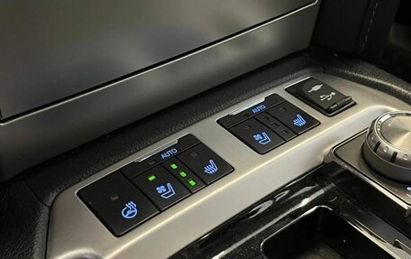 Toyota Land Cruiser 200, 2019 год, 7 850 000 рублей, 26 фотография