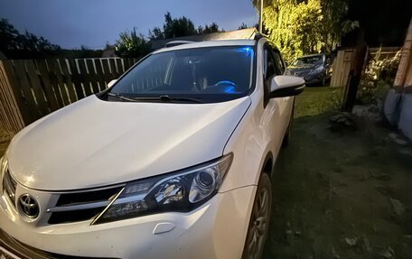 Toyota RAV4, 2015 год, 1 600 000 рублей, 4 фотография