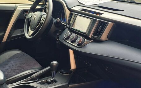 Toyota RAV4, 2015 год, 1 600 000 рублей, 5 фотография