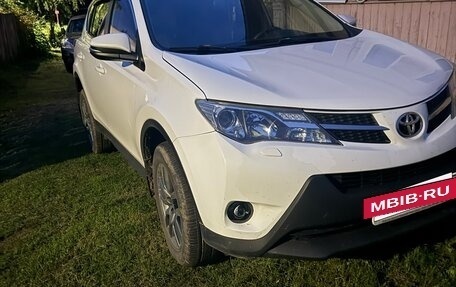 Toyota RAV4, 2015 год, 1 600 000 рублей, 3 фотография
