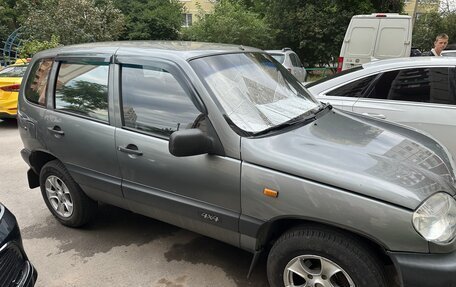 Chevrolet Niva I рестайлинг, 2004 год, 350 000 рублей, 2 фотография