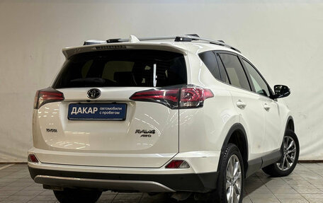 Toyota RAV4, 2017 год, 2 420 000 рублей, 3 фотография