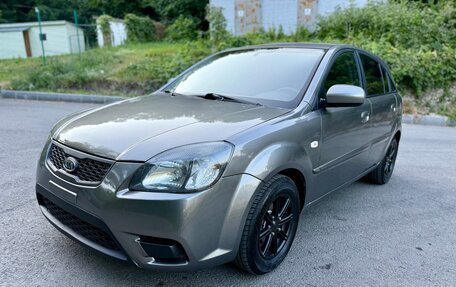 KIA Rio II, 2009 год, 385 000 рублей, 1 фотография