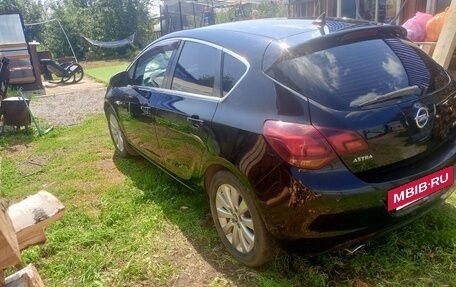 Opel Astra J, 2010 год, 450 000 рублей, 3 фотография