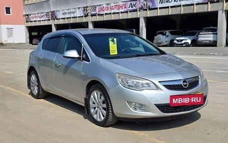 Opel Astra J, 2011 год, 590 000 рублей, 4 фотография