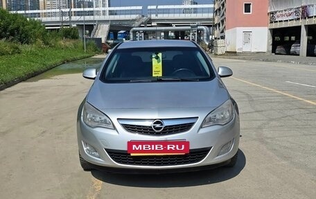 Opel Astra J, 2011 год, 590 000 рублей, 3 фотография