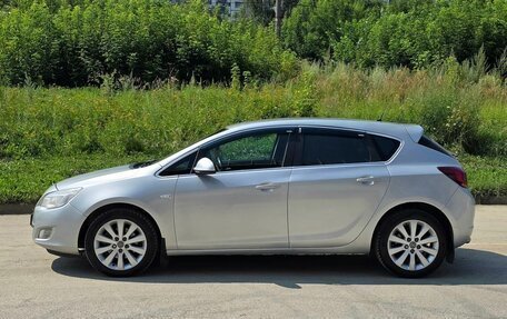 Opel Astra J, 2011 год, 590 000 рублей, 9 фотография