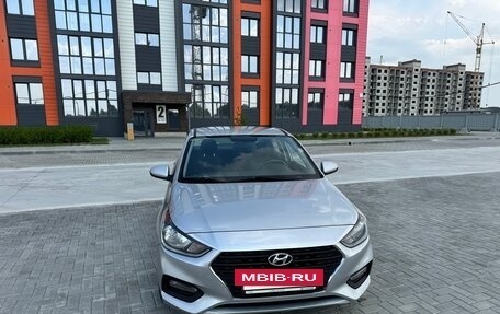Hyundai Solaris II рестайлинг, 2018 год, 1 070 000 рублей, 2 фотография