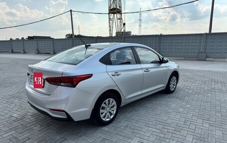 Hyundai Solaris II рестайлинг, 2018 год, 1 070 000 рублей, 4 фотография