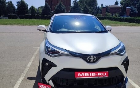Toyota C-HR I рестайлинг, 2019 год, 2 500 000 рублей, 2 фотография