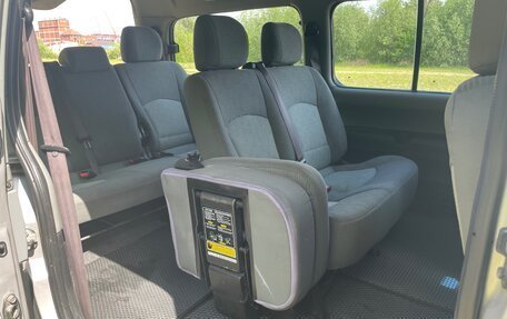 Hyundai H-1 II рестайлинг, 2005 год, 1 250 000 рублей, 7 фотография