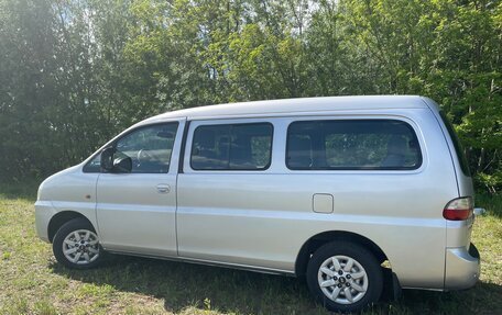 Hyundai H-1 II рестайлинг, 2005 год, 1 250 000 рублей, 4 фотография