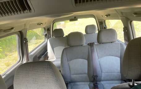 Hyundai H-1 II рестайлинг, 2005 год, 1 250 000 рублей, 12 фотография