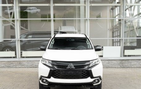 Mitsubishi Pajero Sport III рестайлинг, 2017 год, 2 499 000 рублей, 5 фотография