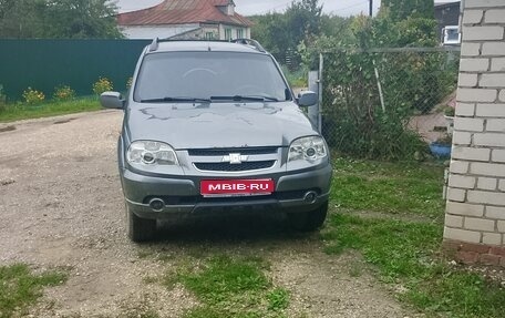 Chevrolet Niva I рестайлинг, 2011 год, 420 000 рублей, 1 фотография
