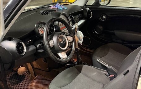 MINI Hatch, 2010 год, 800 000 рублей, 9 фотография