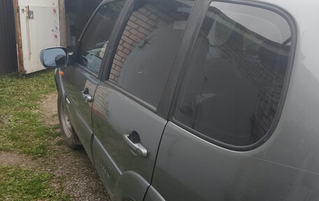 Chevrolet Niva I рестайлинг, 2011 год, 420 000 рублей, 4 фотография