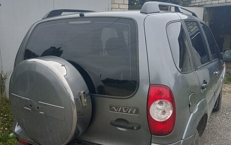 Chevrolet Niva I рестайлинг, 2011 год, 420 000 рублей, 3 фотография