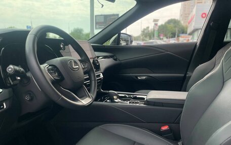 Lexus RX IV рестайлинг, 2025 год, 7 000 000 рублей, 9 фотография