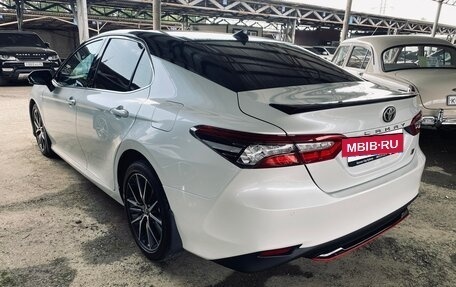 Toyota Camry, 2021 год, 3 400 000 рублей, 5 фотография