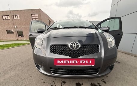 Toyota Yaris III рестайлинг, 2008 год, 570 000 рублей, 18 фотография