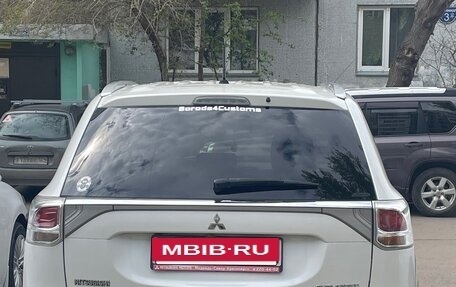 Mitsubishi Outlander III рестайлинг 3, 2014 год, 1 750 000 рублей, 4 фотография